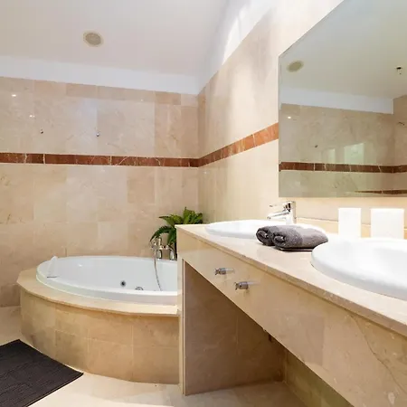 Ferienhaus Mit Privatpool Fuer 8 Personen Ca 275 Qm In Marbella- Artola Alta, Andalusien Costa Del Sol * Marbella